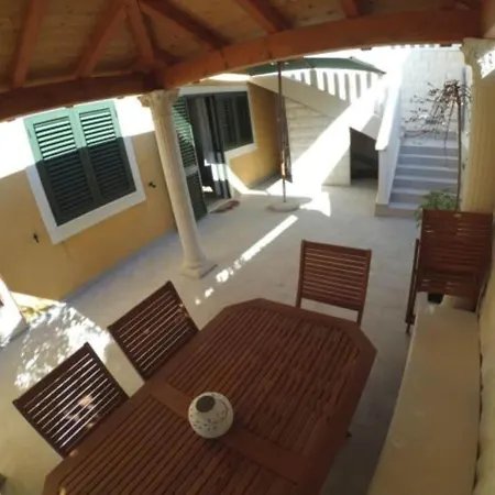 Maritimo - With Terrace * Smokvica (Korcula)